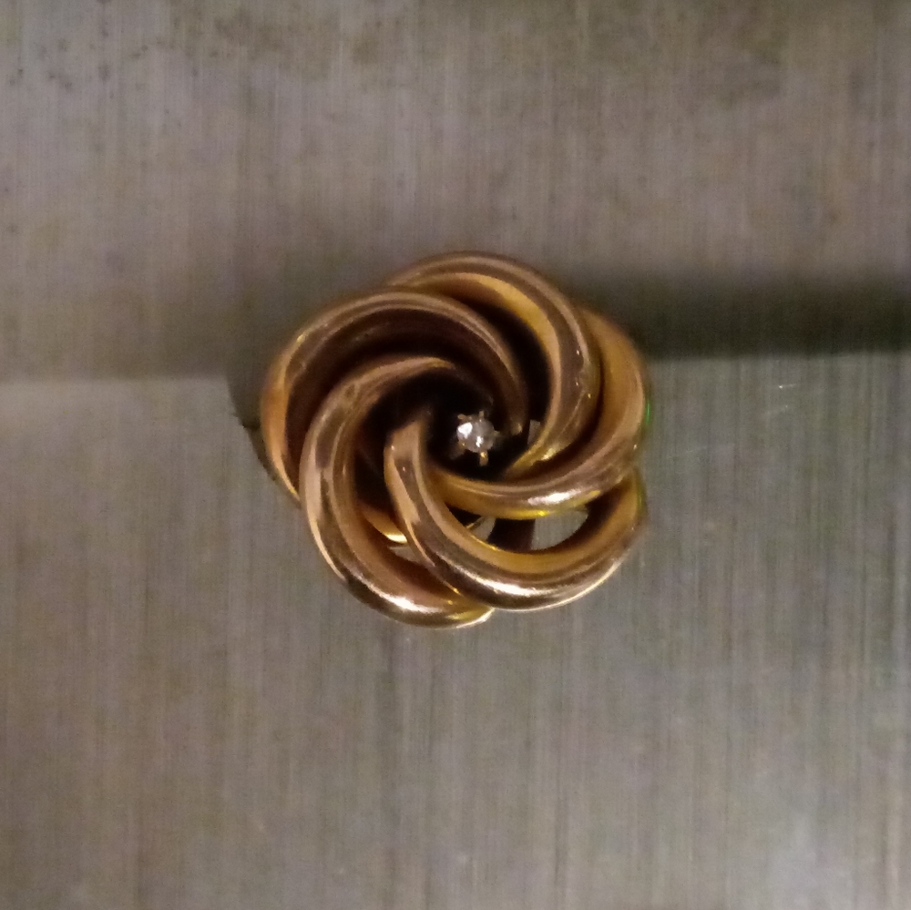 10k gold Victorian love knot pin